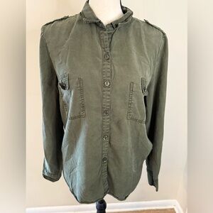 On The Road army green button up long sleeve shirt lightweight soft tencel SZ M